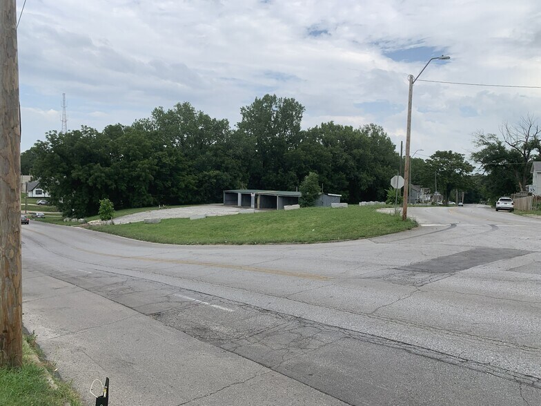 4701 27th St, Kansas City, MO à vendre - Photo de l’immeuble – Image 3 sur 5