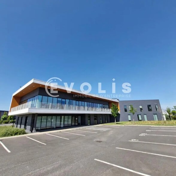 24 Bis Rue Leonard Vinci, Lisses à louer - Photo de l’immeuble – Image 2 sur 32