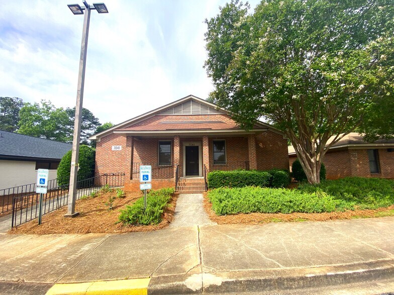 7041 St Andrews Rd, Columbia, SC à louer - Photo de l’immeuble – Image 1 sur 16