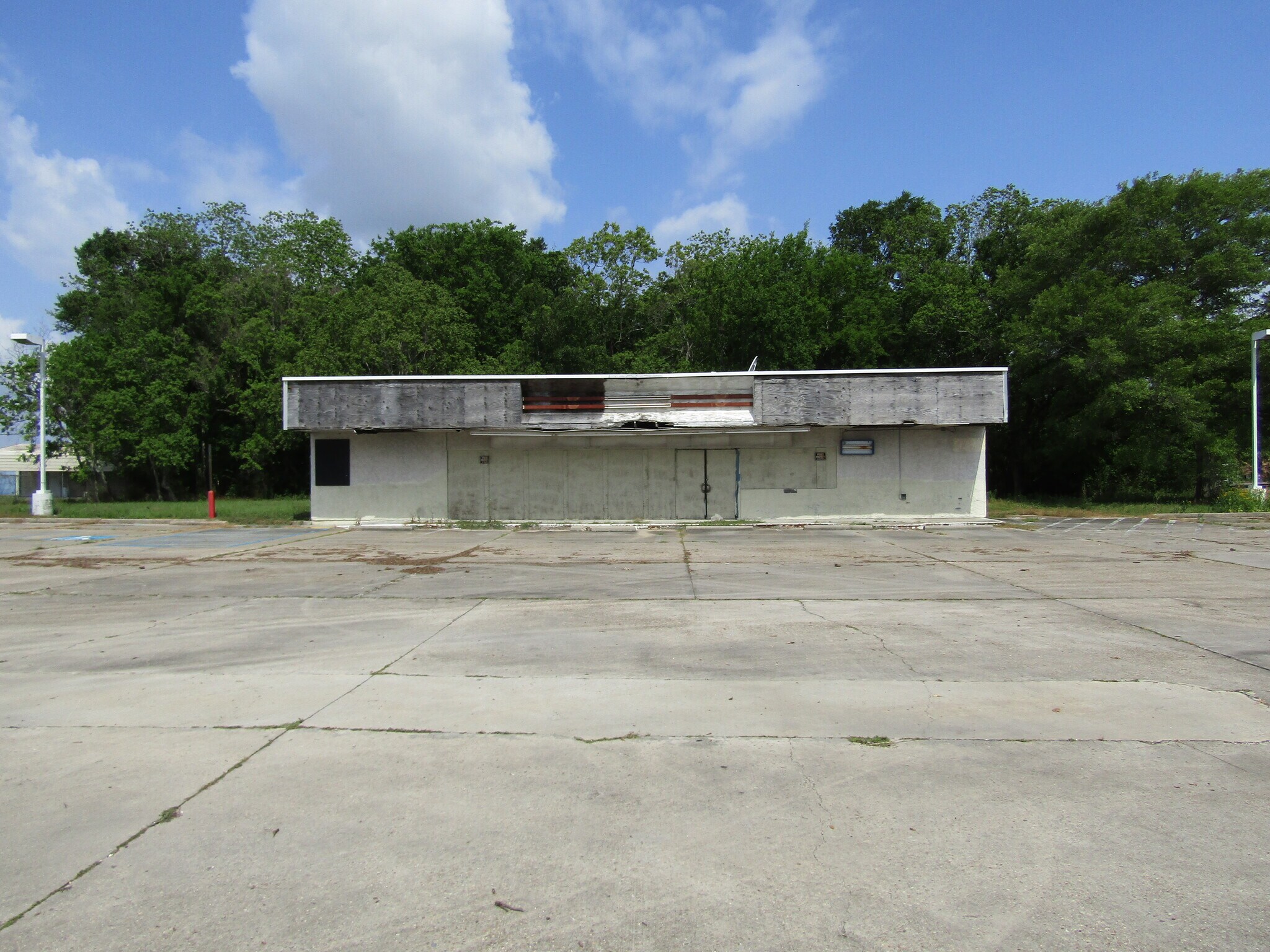 900 Jefferson Ter, New Iberia, LA à vendre Photo de l’immeuble– Image 1 sur 10