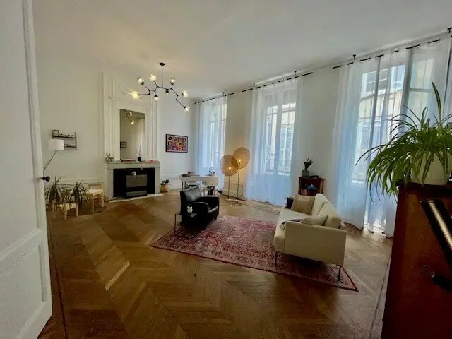 18 Rue Victoire Americaine, Bordeaux à louer - Photo de l’immeuble – Image 3 sur 5