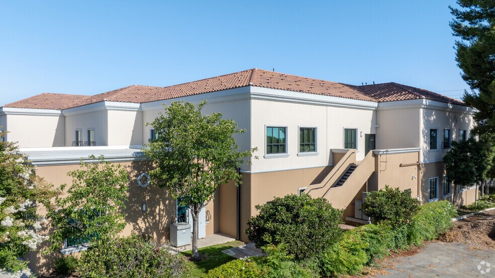 260 E Ontario Ave, Corona, CA à vendre - Photo de l’immeuble – Image 3 sur 22