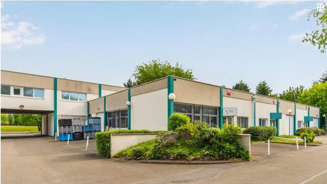 Plus de détails pour Rue Eugène Hénaff, Trappes - Bureau, Industriel/Logistique à louer