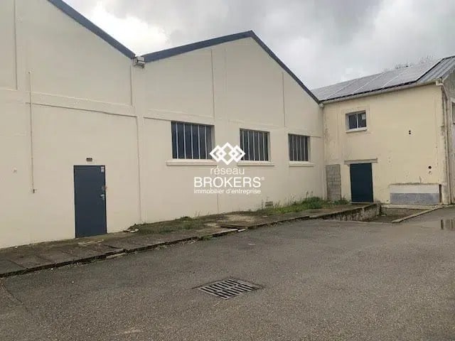 Industriel/Logistique dans Bollène à louer - Photo de l’immeuble – Image 3 sur 7