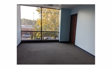 1708 Trawick Rd, Raleigh, NC à louer Photo intérieure– Image 2 sur 4