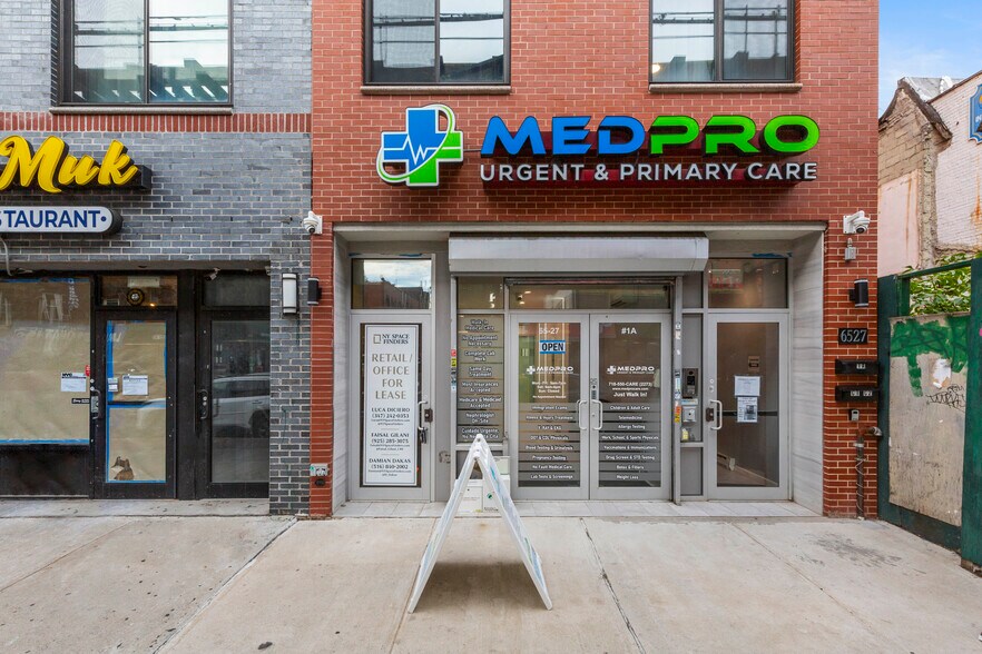 6527 Roosevelt Ave, Woodside, NY à louer - Photo de l’immeuble – Image 2 sur 4