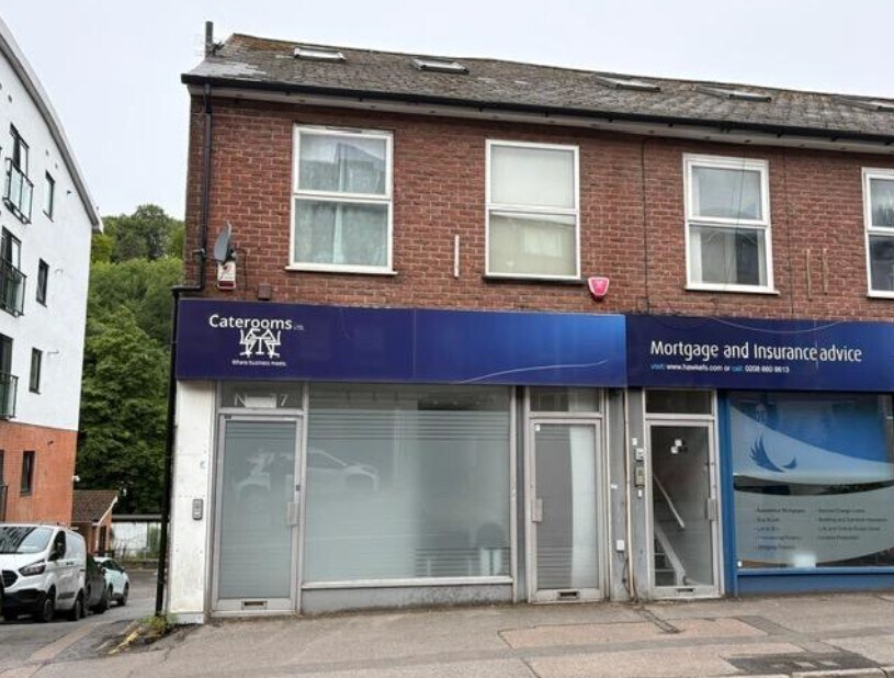 77 Croydon Rd, Caterham à louer Photo de l’immeuble– Image 1 sur 3