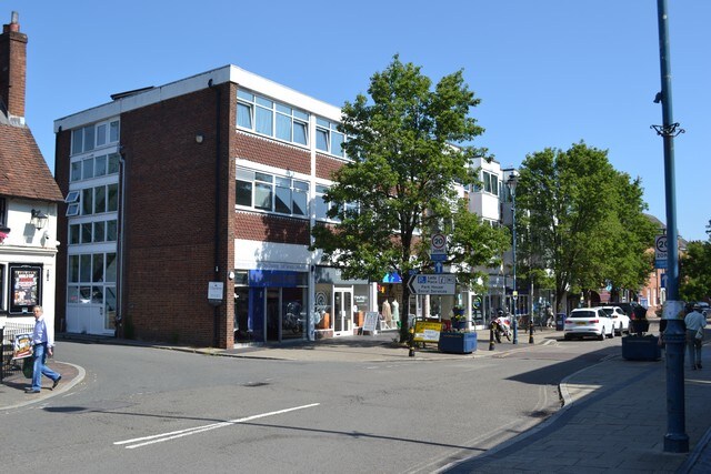80A High St, Alton à louer Photo de l’immeuble– Image 1 sur 12