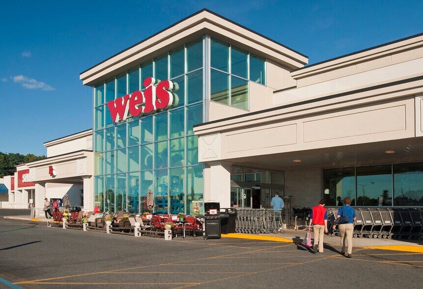 331-379 N Reading Rd, Ephrata, PA à louer - Photo de l’immeuble – Image 3 sur 4