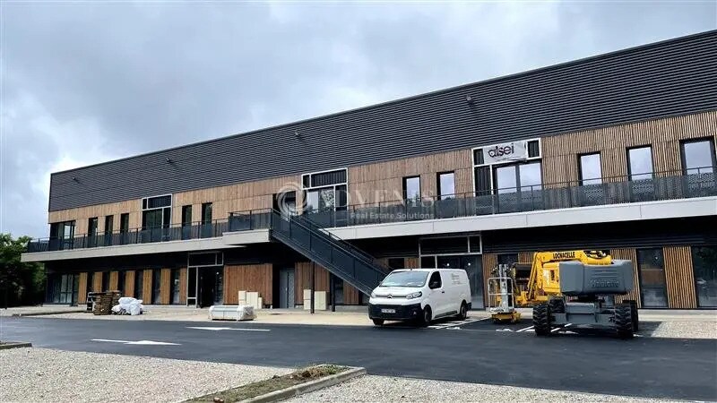 Local commercial dans Vaires-sur-Marne à vendre - Photo de l’immeuble – Image 2 sur 4