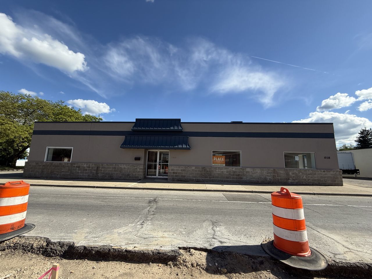 1038-1040 Leonard St NW, Grand Rapids, MI à louer Photo de l’immeuble– Image 1 sur 2