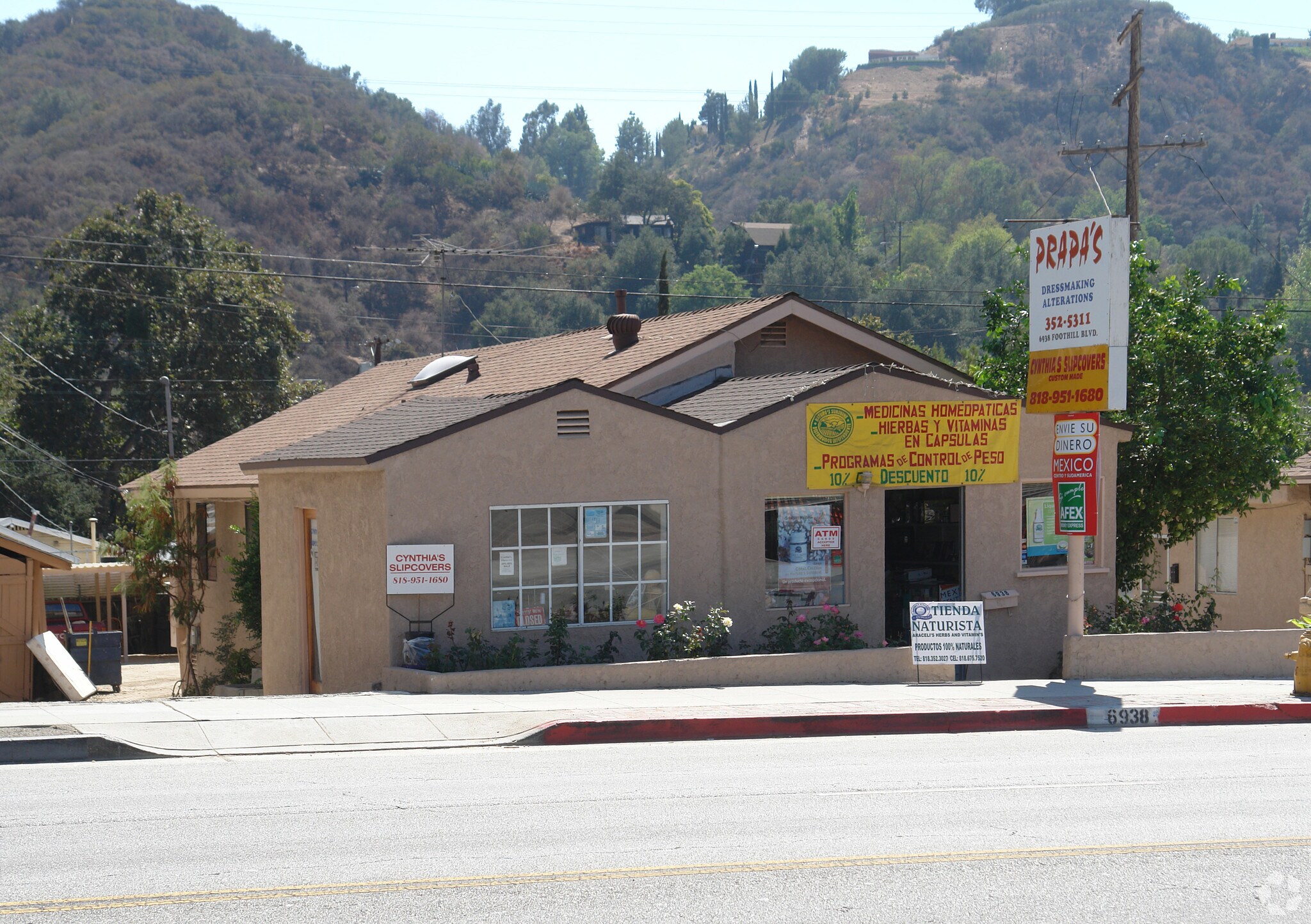 6938 Foothill Blvd, Tujunga, CA à vendre Photo principale– Image 1 sur 3