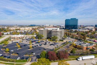 1375 E Woodfield Rd, Schaumburg, IL - Vue aérienne  vue de carte - Image1