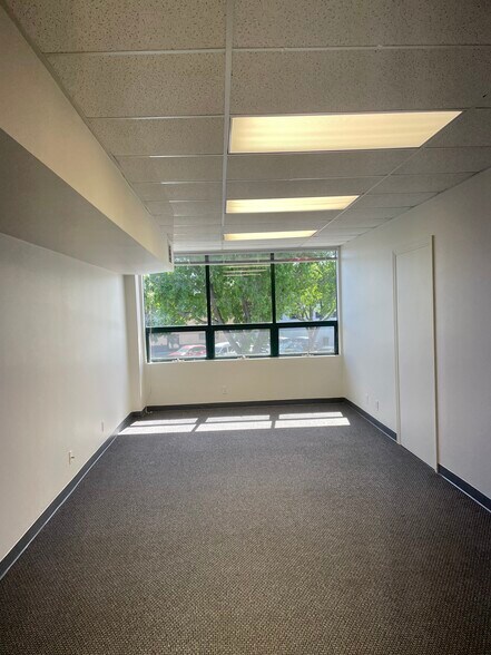 657-659 Oak Grove Ave, Menlo Park, CA à louer - Photo de l’immeuble – Image 3 sur 6
