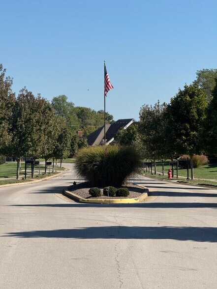 246-248 Sugartree Ln, Versailles, KY à vendre - Photo de l’immeuble – Image 3 sur 33