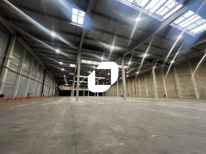 Bureau dans Tournan-en-Brie à louer - Photo de l’immeuble – Image 2 sur 10