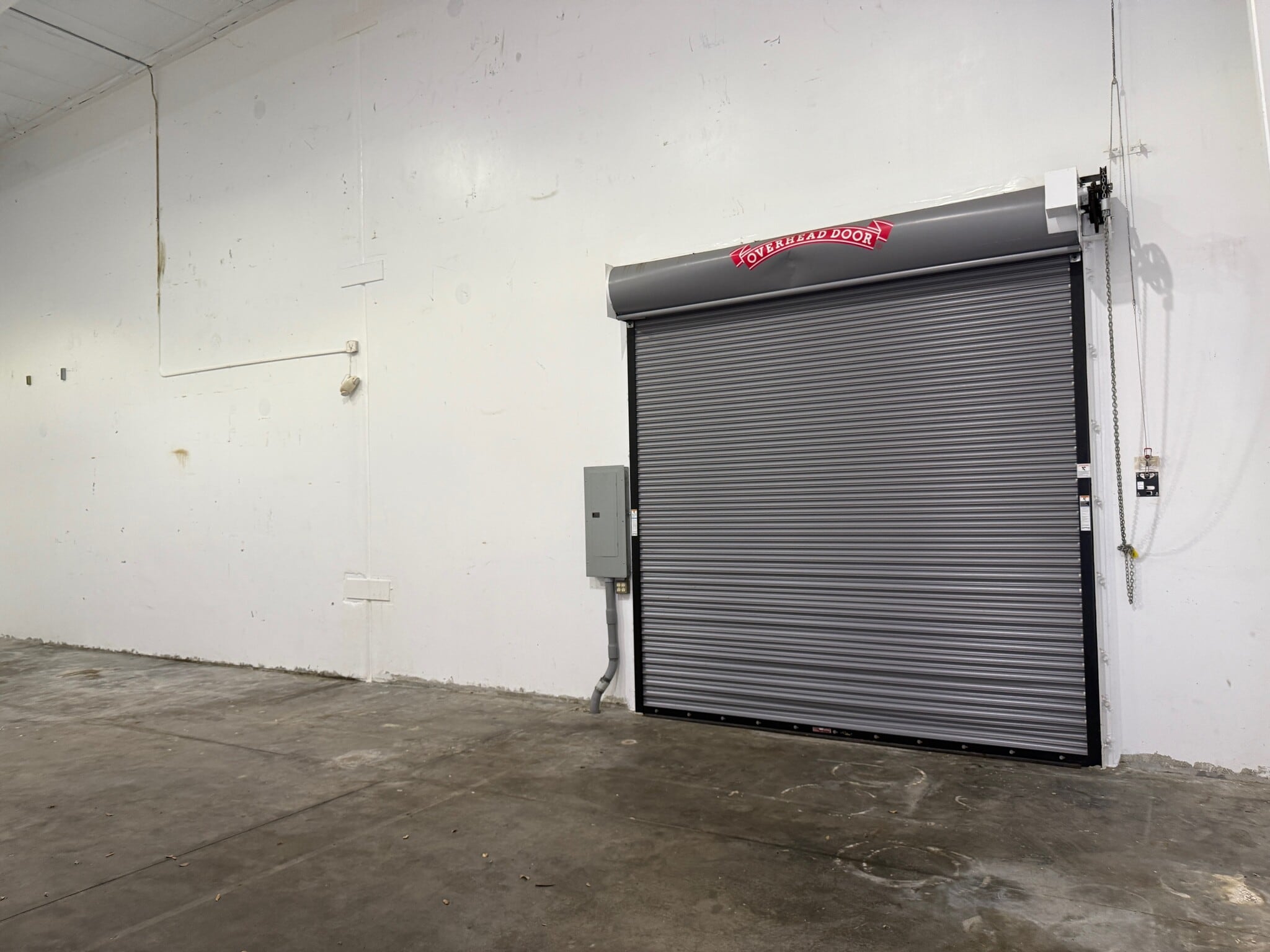 700 S Ridgewood Ave, Daytona Beach, FL à louer Photo intérieure– Image 1 sur 6