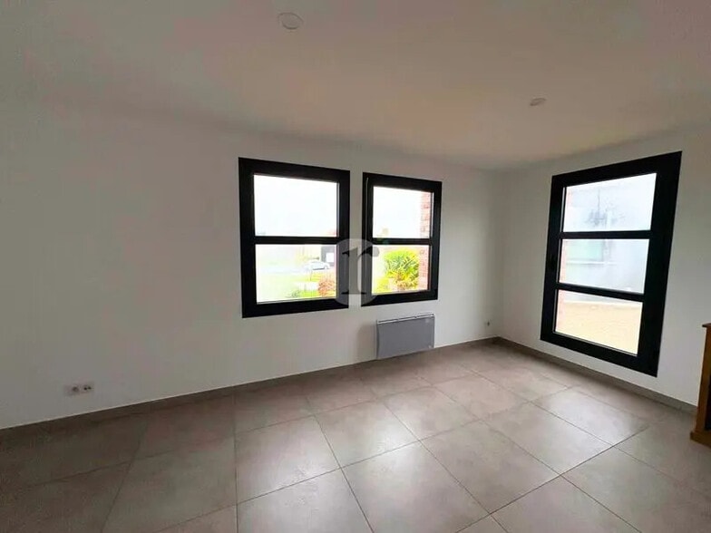 Local commercial dans Mérignies à vendre - Photo intérieure – Image 3 sur 5