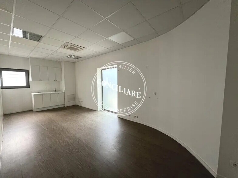 Local d’activités dans Toulouse à louer - Photo de l’immeuble – Image 3 sur 5