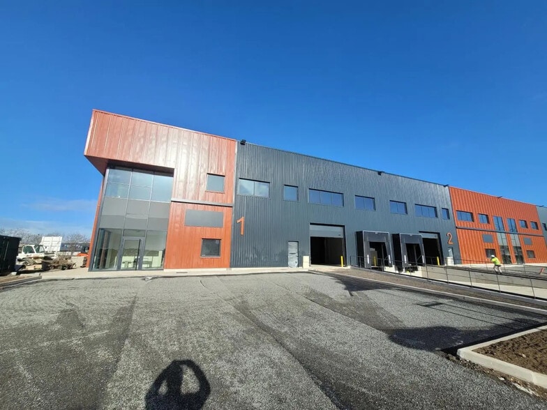 Bureau dans SAINT-OUEN-L'AUMONE à louer - Photo de l’immeuble – Image 2 sur 16