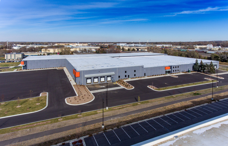 5101 Industrial Blvd, Fridley, MN à louer - Photo de l’immeuble – Image 3 sur 7