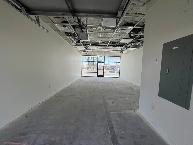 1324-1326 W University Dr, Tempe, AZ à louer - Photo intérieure – Image 3 sur 5