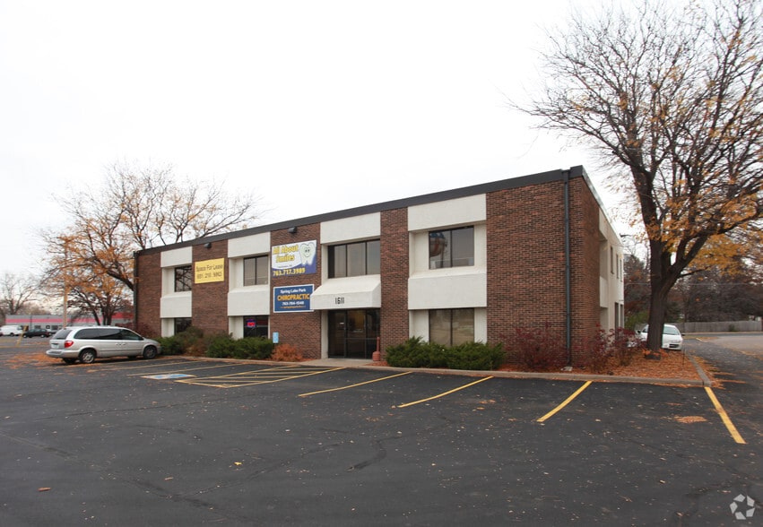 1611 County Highway 10, Minneapolis, MN à vendre - Photo de l’immeuble – Image 2 sur 5
