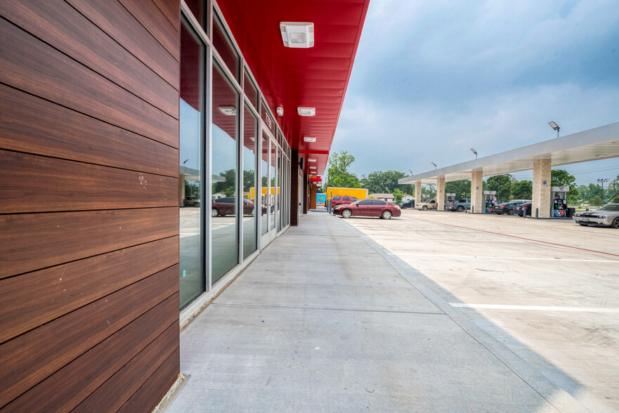 7759 N Wayside Dr, Houston, TX à louer - Photo de l’immeuble – Image 2 sur 32