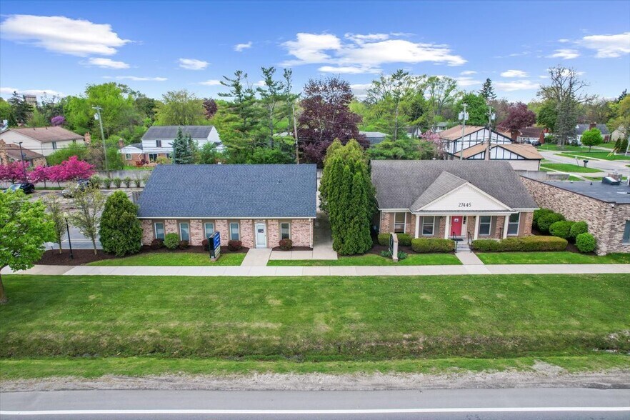 27445 Southfield Rd, Southfield, MI à vendre - Photo de l’immeuble – Image 2 sur 9