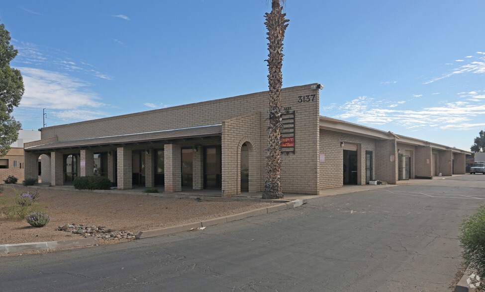 3137 W Virginia Ave, Phoenix, AZ à louer - Photo principale – Image 1 sur 17