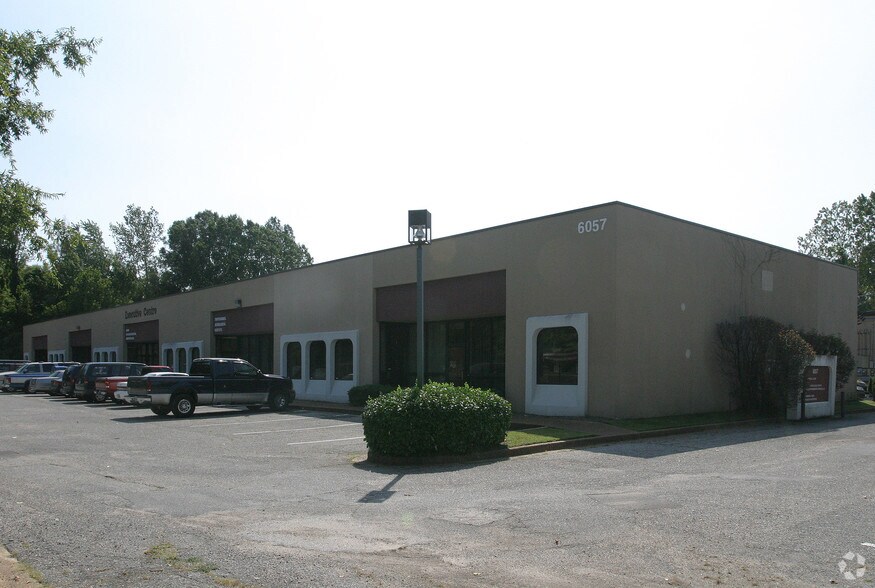 6057 Executive Center Dr, Memphis, TN à vendre - Photo principale – Image 1 sur 3