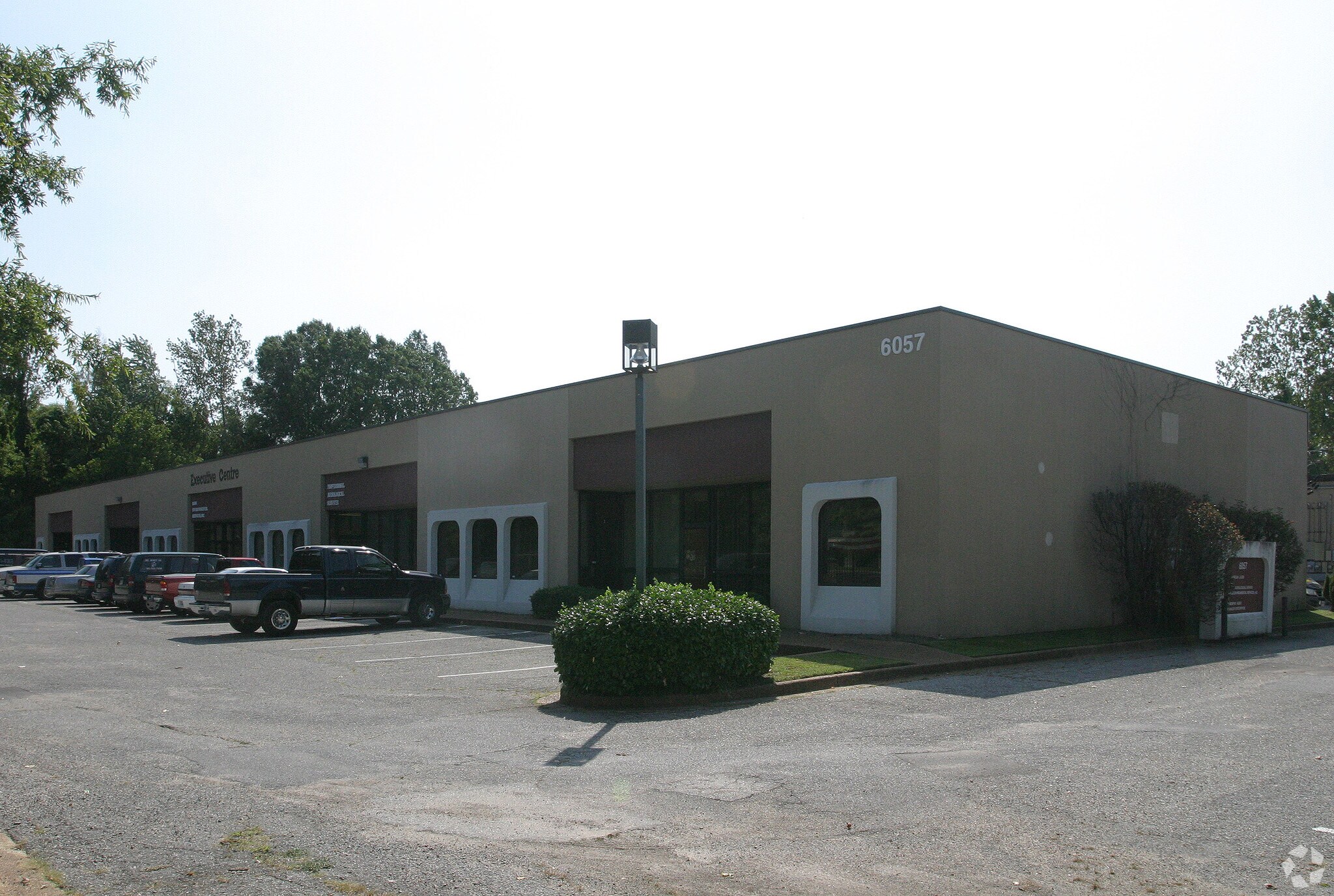 6057 Executive Center Dr, Memphis, TN à vendre Photo principale– Image 1 sur 4
