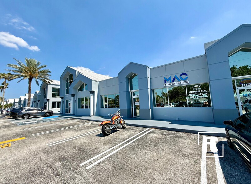 1800-1900 SE Port Saint Lucie Blvd, Port Saint Lucie, FL à louer - Photo de l’immeuble – Image 2 sur 23