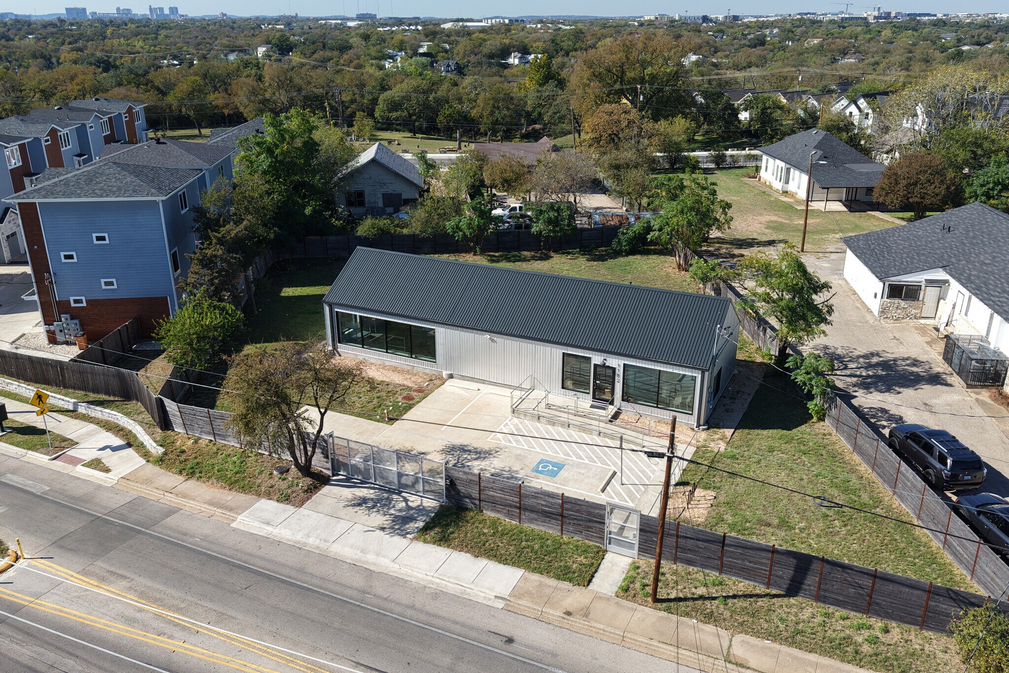 1152 Webberville Rd, Austin, TX à vendre Photo de l’immeuble– Image 1 sur 14