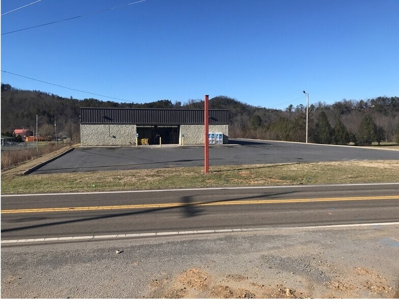 3297 Cosby Hwy, Cosby, TN à vendre - Photo de l’immeuble – Image 3 sur 7