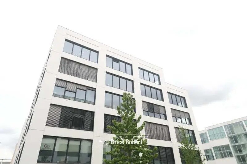 Bureau dans Vaulx-en-Velin à louer - Photo de l’immeuble – Image 1 sur 8