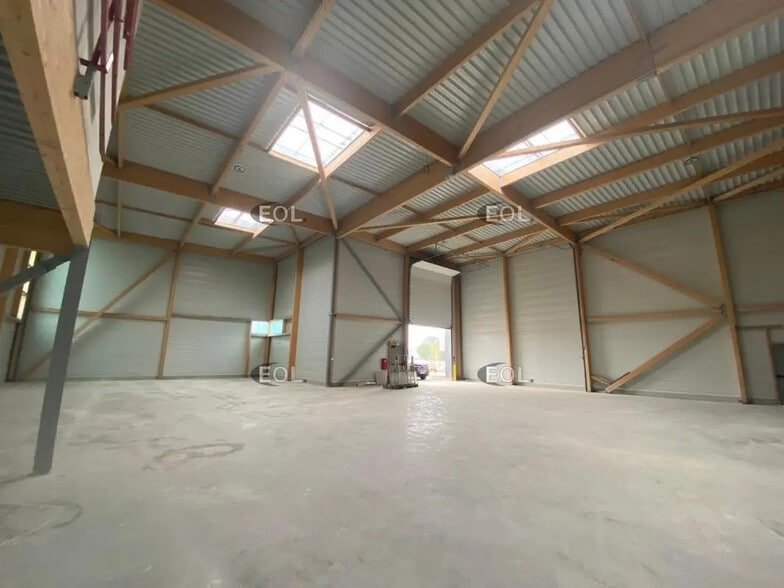 Local d’activités dans Courtry à louer - Photo intérieure – Image 2 sur 2