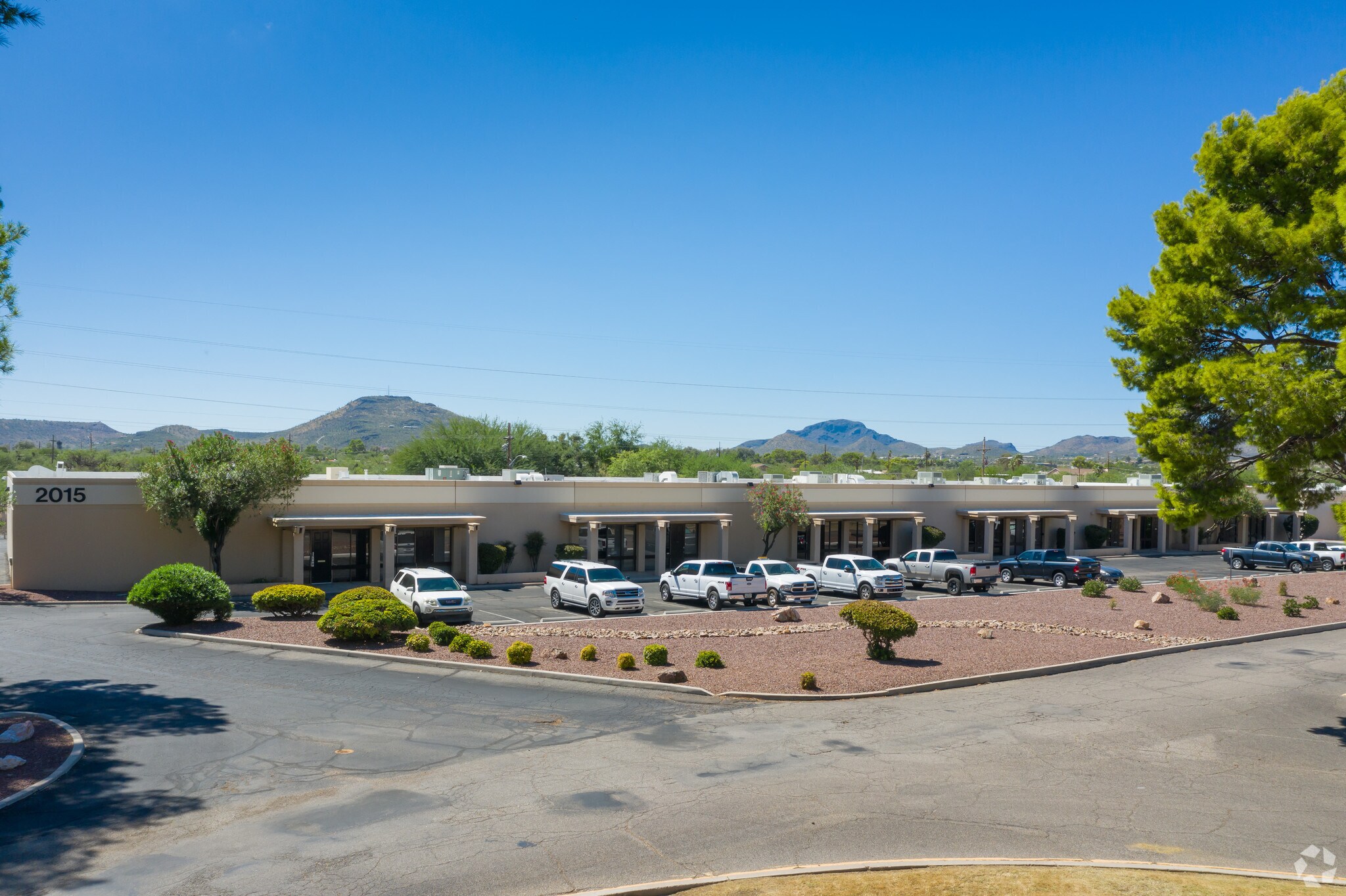 2015 N Forbes Blvd, Tucson, AZ à louer Photo de l’immeuble– Image 1 sur 4