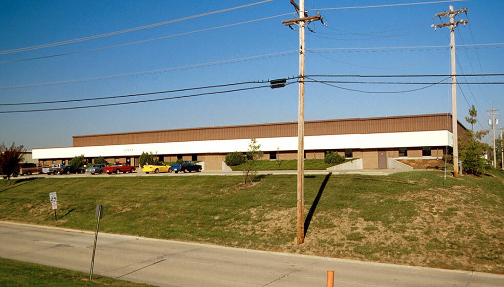 1300 Cox Ave, Erlanger, KY à louer - Photo de l’immeuble – Image 2 sur 3