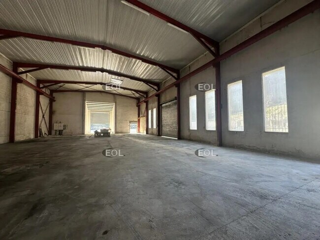 Plus de détails pour Local d'activités à louer