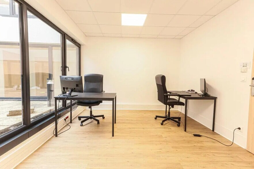Bureau dans Ivry-sur-Seine à louer - Photo intérieure – Image 1 sur 8