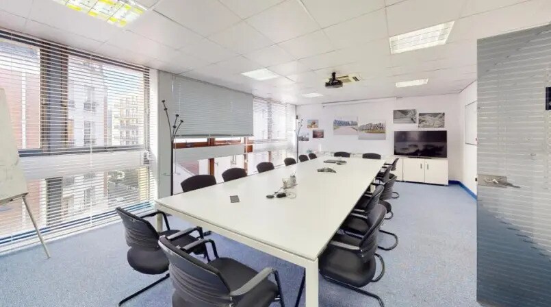 Bureau dans Paris à louer - Photo de l’immeuble – Image 1 sur 8