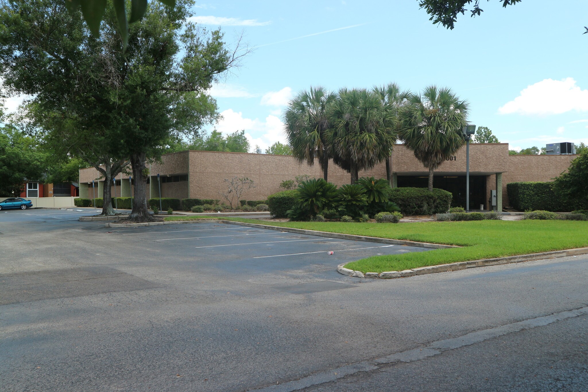 6001 Vineland Rd, Orlando, FL à louer Photo de l’immeuble– Image 1 sur 4