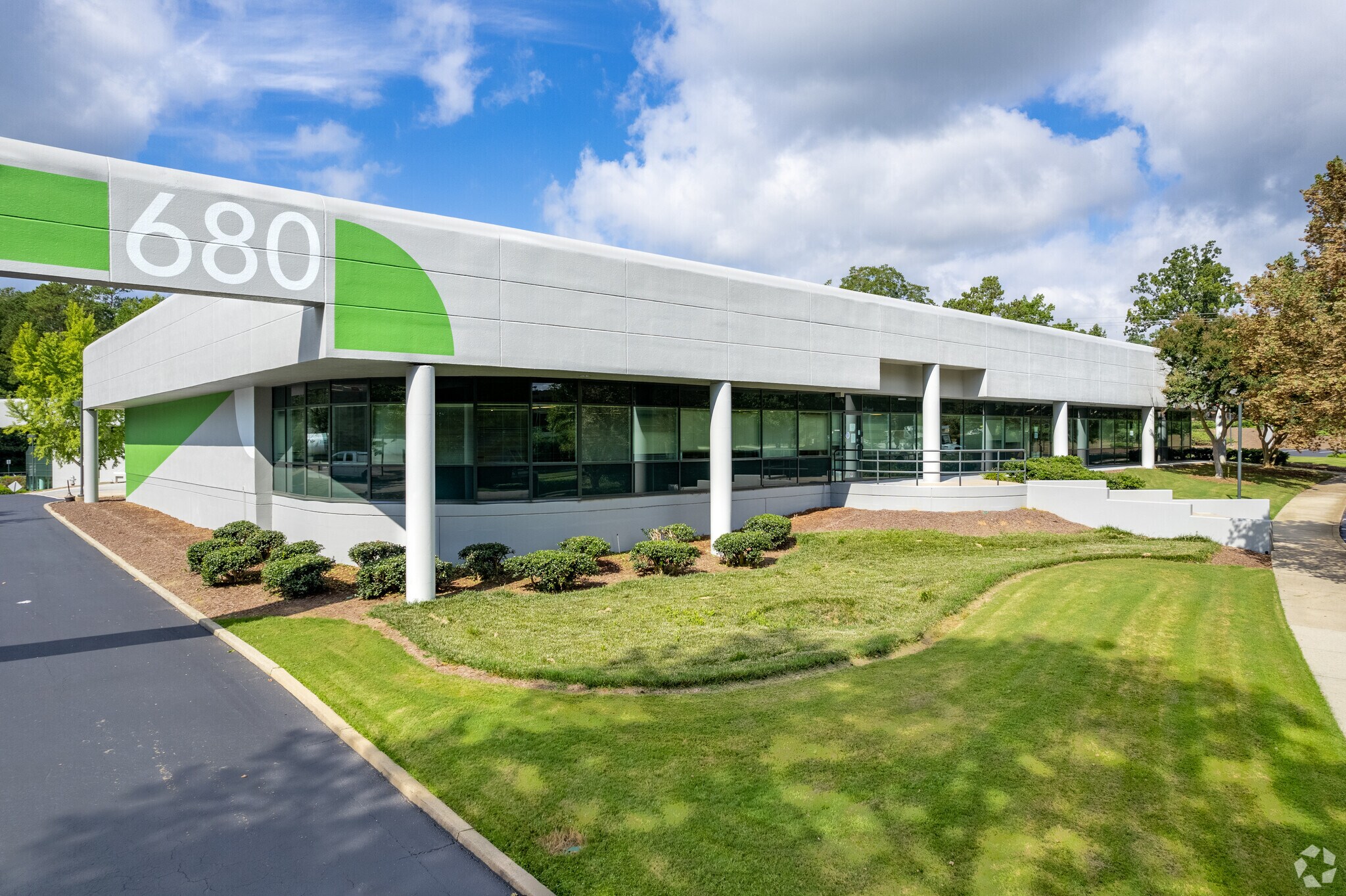 680 Engineering Dr, Peachtree Corners, GA à louer Photo de l’immeuble– Image 1 sur 29