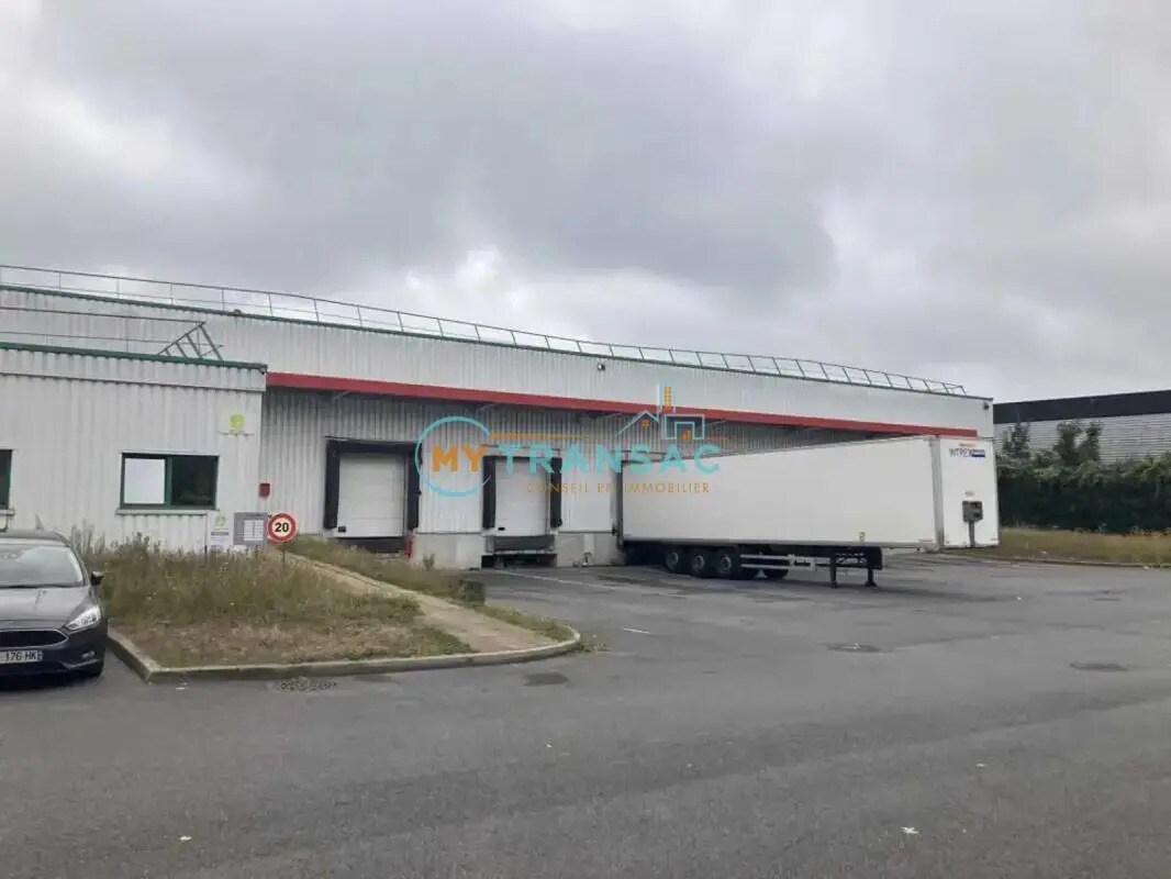 Local d’activités dans Mitry-Mory à louer Photo de l’immeuble– Image 1 sur 18