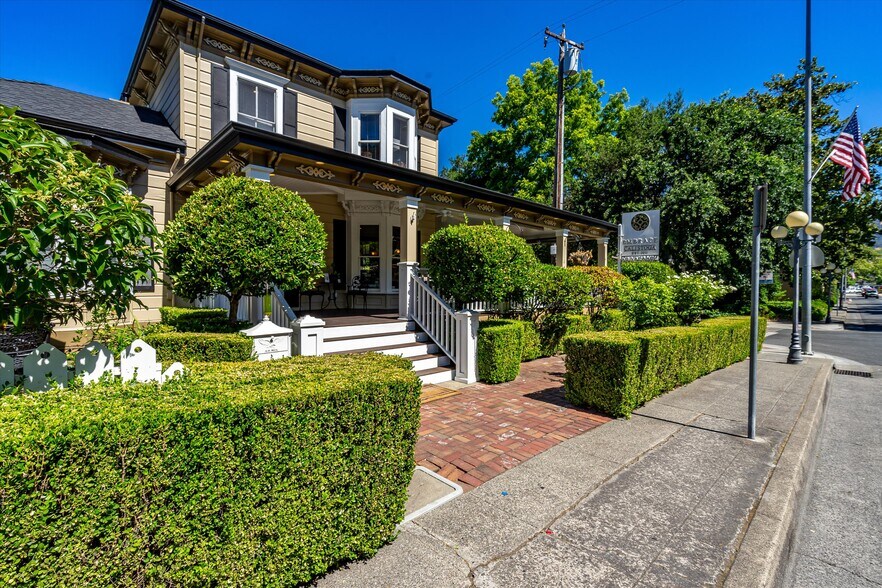 1139 Lincoln Ave, Calistoga, CA à vendre - Photo de l’immeuble – Image 2 sur 88