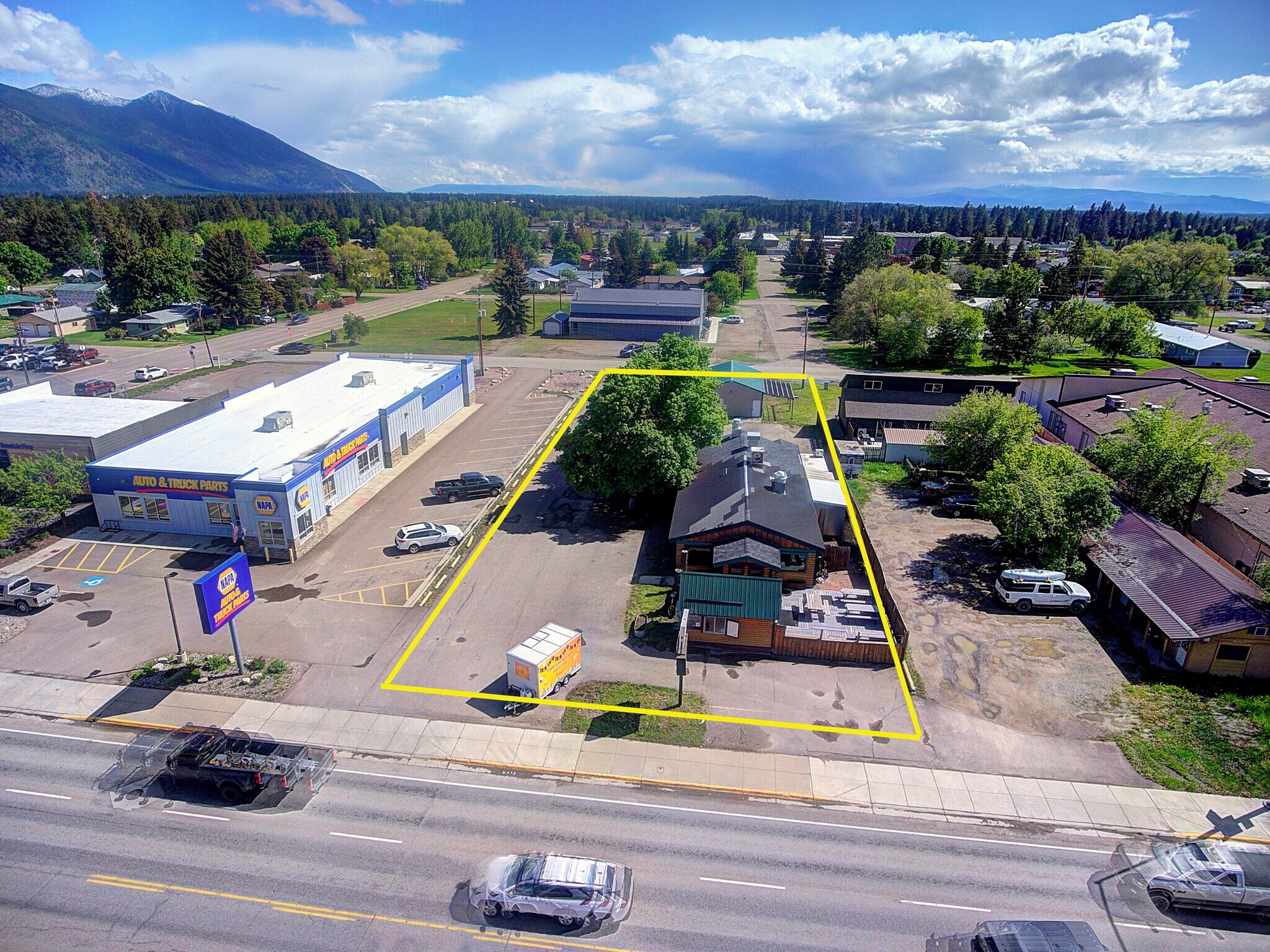 700 9th St W, Columbia Falls, MT à vendre Photo de l’immeuble– Image 1 sur 63