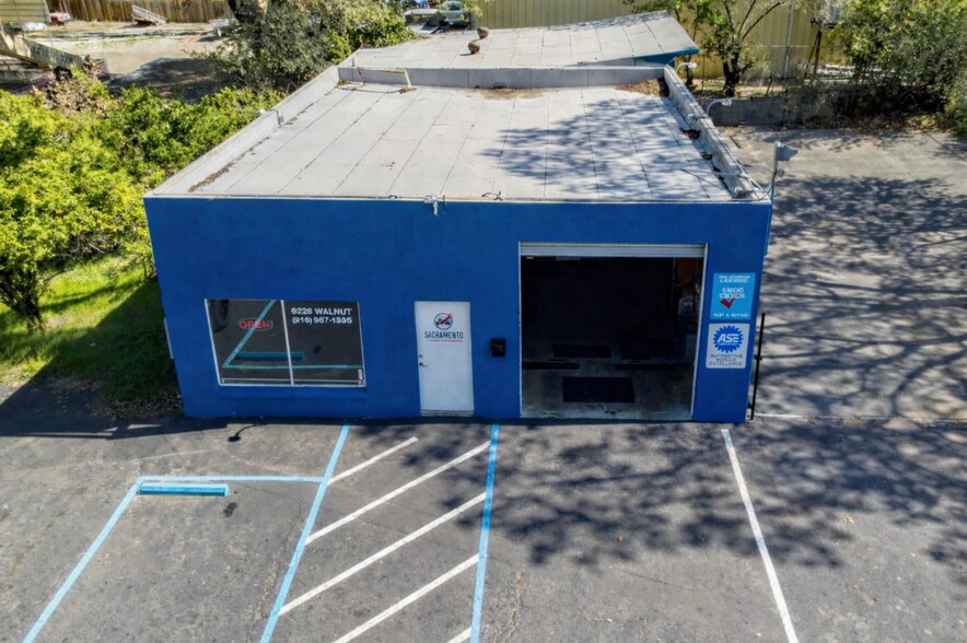 6228 Walnut Ave, Orangevale, CA à vendre - Photo principale – Image 1 sur 20