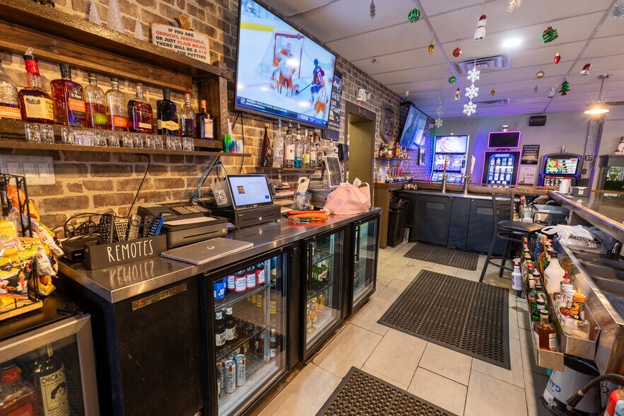 7815 Ogden Ave, Lyons, IL à vendre - Photo de l’immeuble – Image 3 sur 21