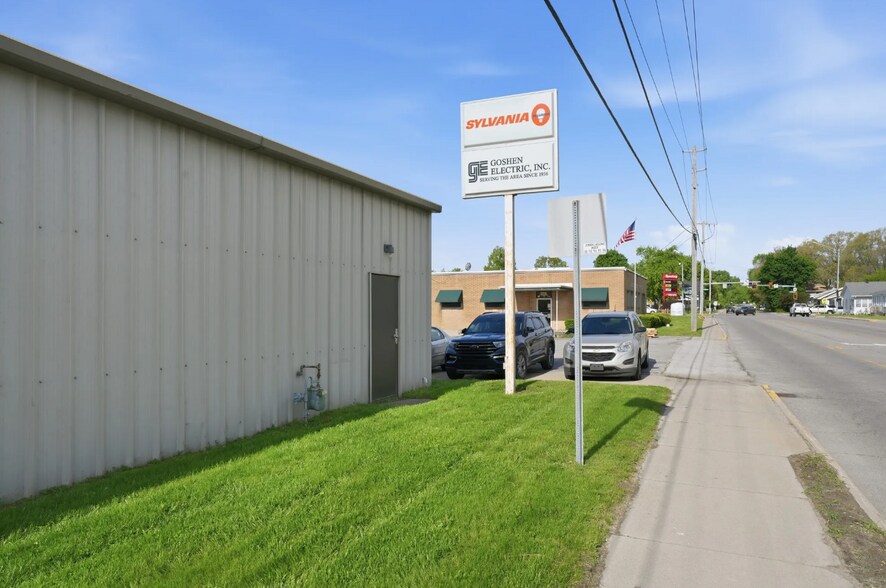 808 W Lincoln Ave, Goshen, IN à vendre - Photo de l’immeuble – Image 2 sur 10